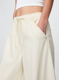 Gap Ecru Horseshoe Easy Jeans (XL)