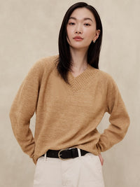 Banana Republic Cozy V Neck Sweater (XL)