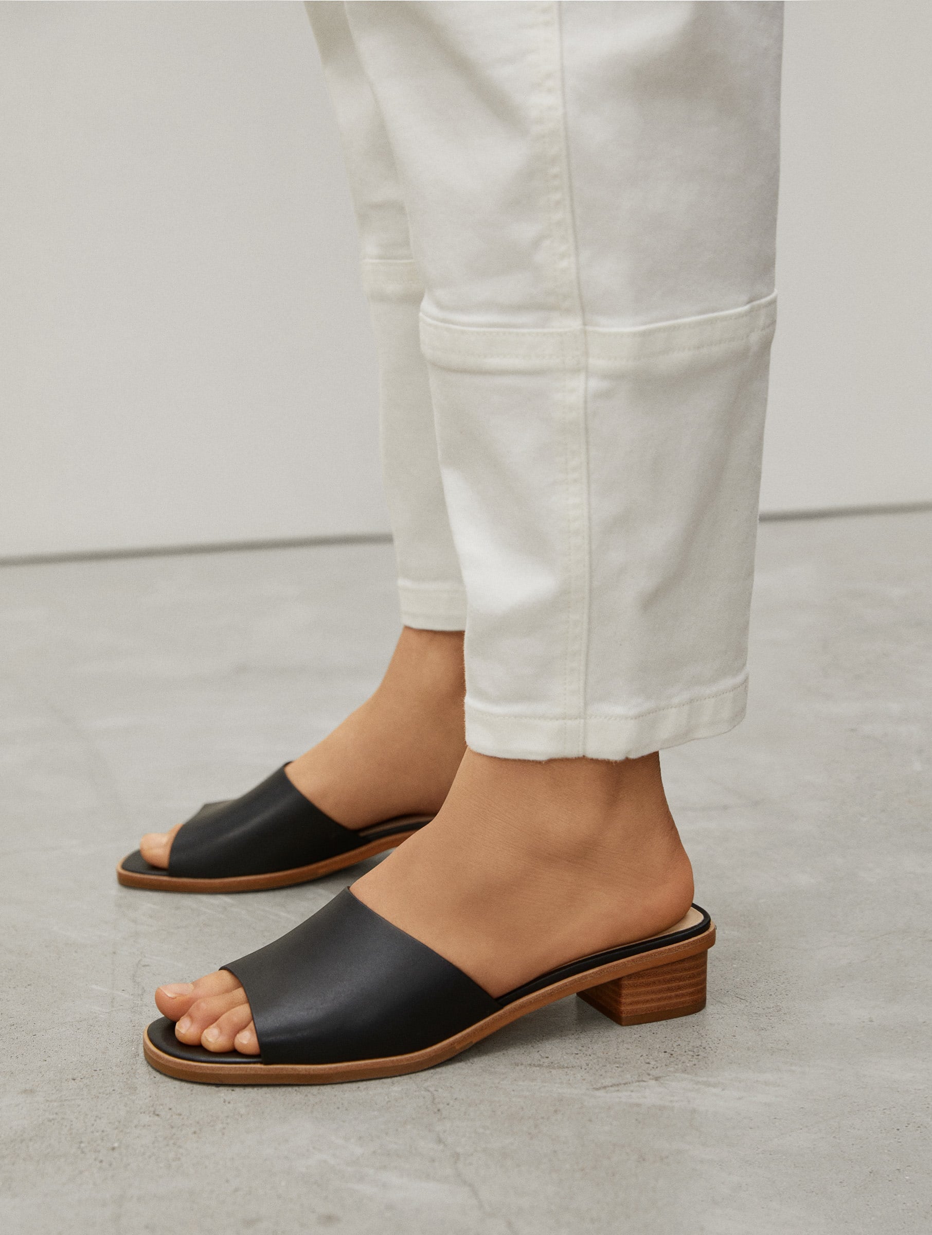 Everlane Black Slide Sandals (9.5)