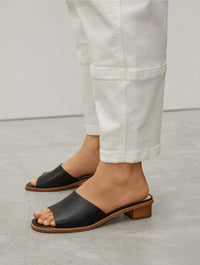 Everlane Black Slide Sandals (9.5)